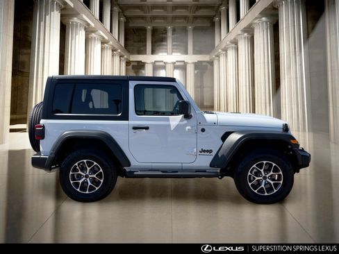 Used 2025 Jeep Wrangler Sport AWD/4WD image 3