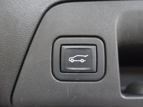 Used 2023 Buick Envision Essence AWD/4WD image 21