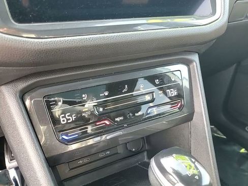 Used 2022 Volkswagen Tiguan SEL R-Line image 22