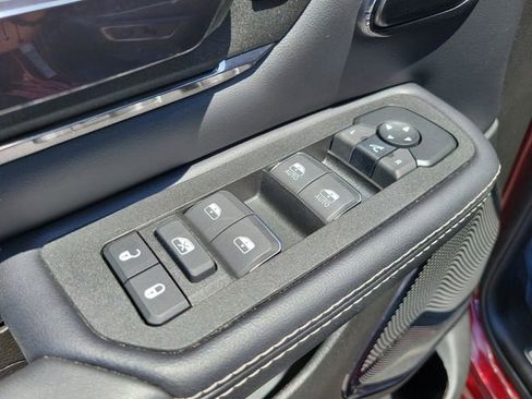Used 2025 RAM 1500 Limited AWD/4WD image 27