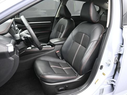 Used 2023 Nissan Altima 2.5 SR FWD image 12