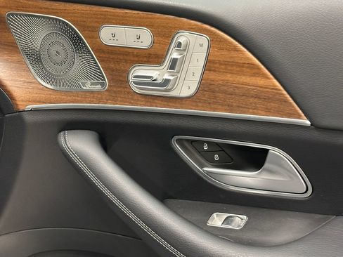 Certified 2025 Mercedes-Benz GLS 450 4MATIC image 17