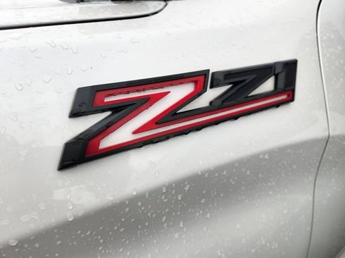 Used 2021 Chevrolet Silverado 1500 LT Trail Boss w/ Convenience Package II AWD/4WD image 6