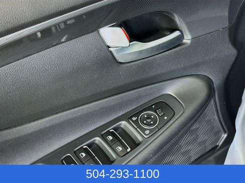 Used 2023 Hyundai Santa Fe SEL image 18