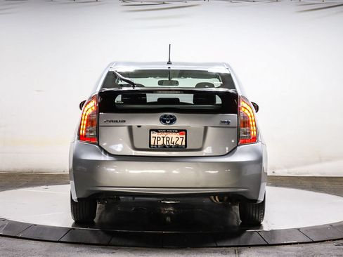 Used 2015 Toyota Prius Two FWD image 3