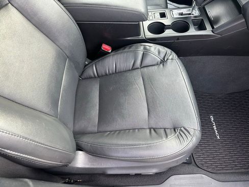 Used 2016 Subaru Outback 2.5i Limited image 18