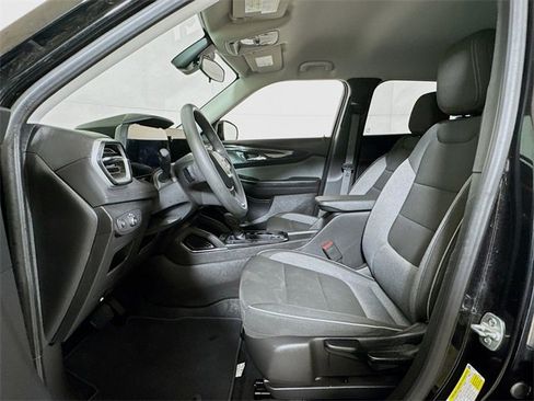 Used 2025 Chevrolet TrailBlazer LT image 17