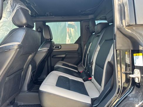 Used 2024 Ford Bronco Wildtrak image 13