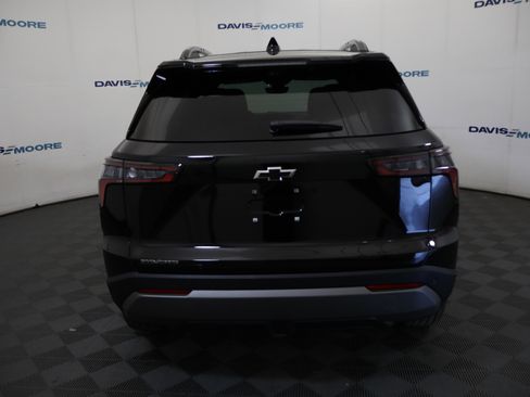 New 2026 Chevrolet Equinox LT w/ Convenience Package II AWD/4WD image 8