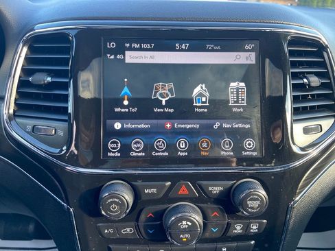 Used 2021 Jeep Grand Cherokee Limited image 30