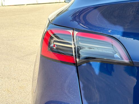 Used 2023 Tesla Model Y Long Range image 10