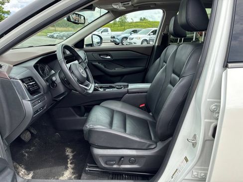 Used 2023 Nissan Rogue SL AWD/4WD image 16