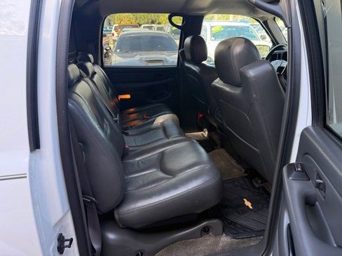 Used 2003 Chevrolet Avalanche 2WD image 13