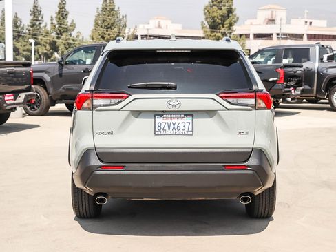 Certified 2022 Toyota RAV4 XLE w/ Convenience Package FWD image 6