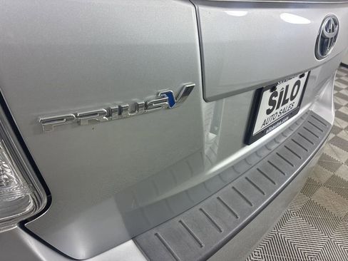 Used 2012 Toyota Prius V Two image 7