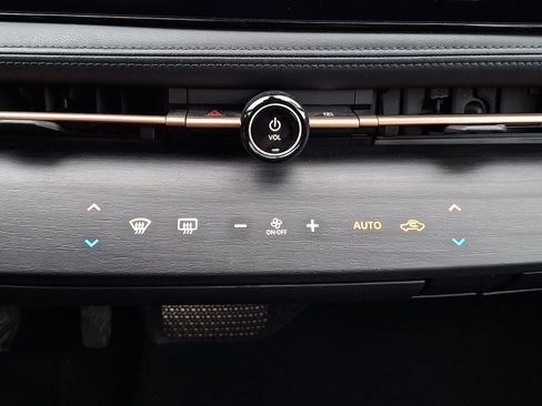 Certified 2023 Nissan Ariya FWD image 15