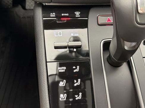Certified 2026 Porsche Macan AWD/4WD image 22