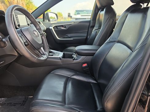 Used 2022 Toyota RAV4 SE w/ Convenience Package AWD/4WD image 16