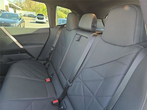Used 2023 BMW iX xDrive50 w/ Premium Package image 12