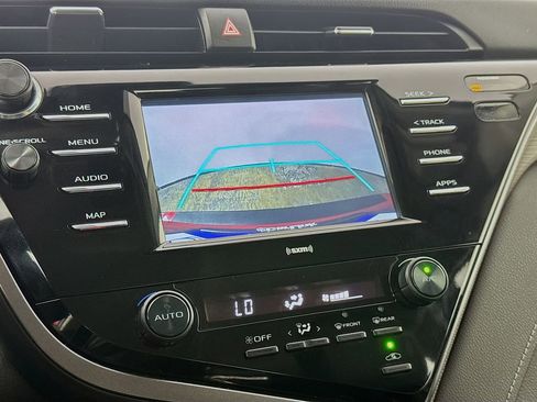 Used 2020 Toyota Camry SE image 15