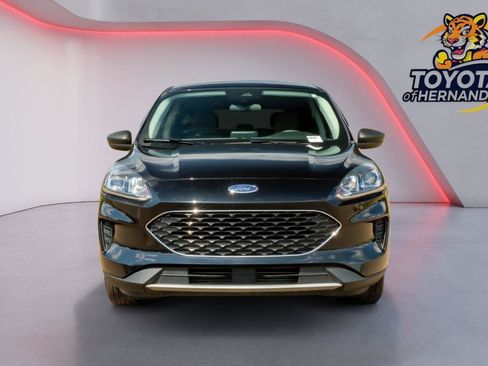 Used 2022 Ford Escape SE w/ Convenience Package FWD image 2