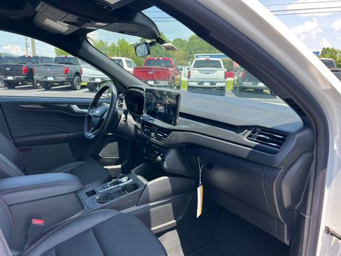 New 2025 Ford Escape ST-Line w/ Tech Pack #1 FWD image 12