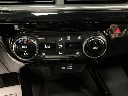 New 2026 Chevrolet Trax RS w/ Sunroof Package FWD image 20