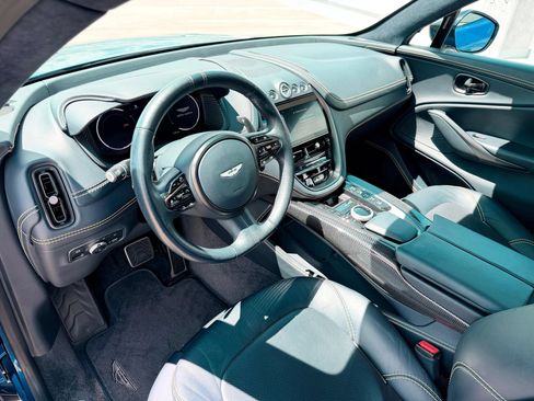 Used 2021 Aston Martin DBX AWD/4WD image 45