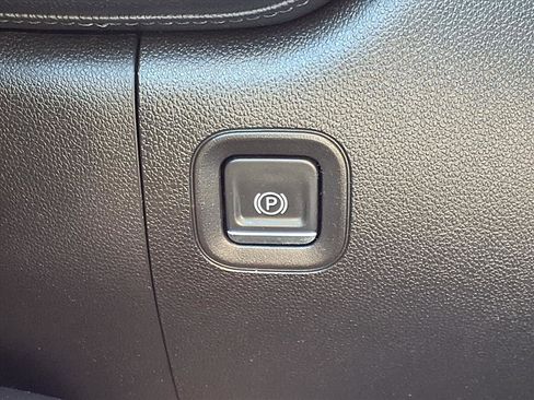 Used 2019 Chevrolet Silverado 1500 LT w/ Convenience Package image 11