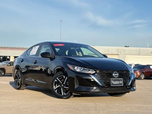 Certified 2025 Nissan Sentra SV image 2