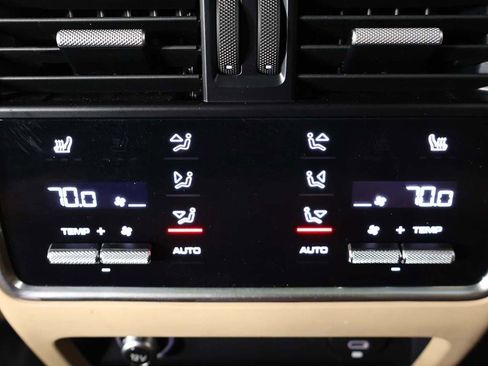 Used 2022 Porsche Cayenne GTS image 56