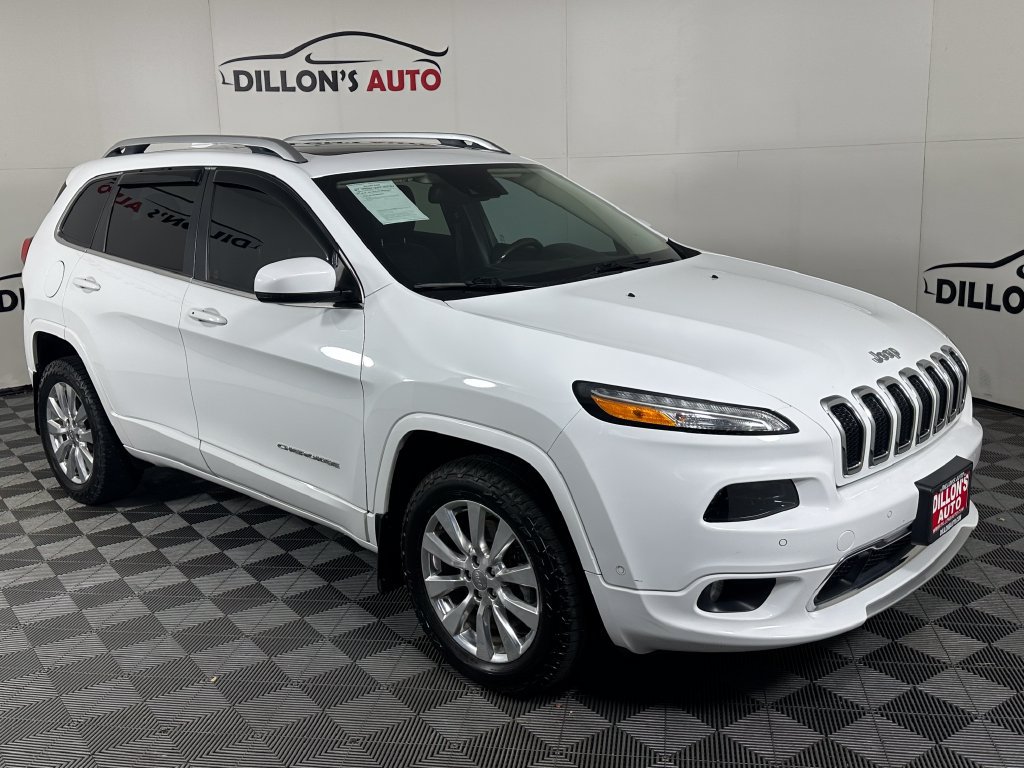 Used 2017 Jeep Cherokee Overland w/ Technology Group AWD/4WD image 10