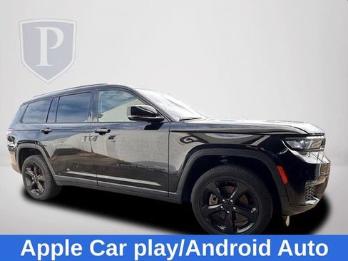 Used 2023 Jeep Grand Cherokee L Limited w/ Black Appearance Package AWD/4WD image 6