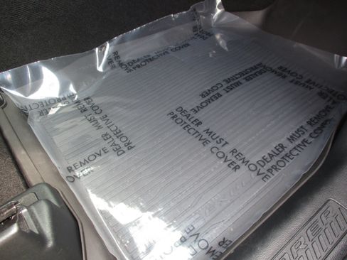 Used 2024 Ford Explorer XLT w/ Equipment Group 202A AWD/4WD image 43