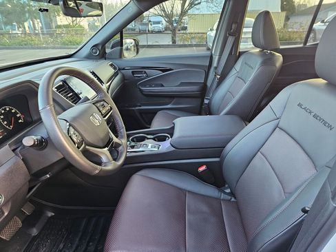 Used 2025 Honda Ridgeline Black Edition image 24