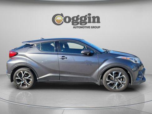 Used 2019 Toyota C-HR Limited image 5
