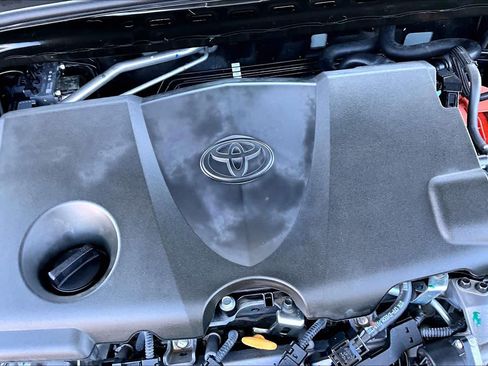 Used 2025 Toyota Camry SE FWD image 33