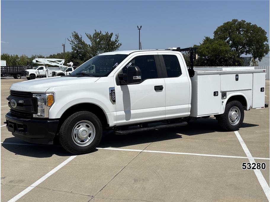 Used 2018 Ford F250 XL w/ Power Equipment Group RWD image 1