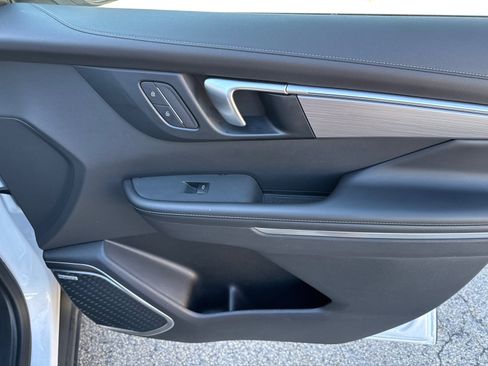 Used 2025 Buick Enclave Preferred image 14