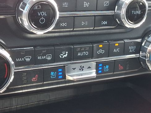 Used 2021 Ford F150 Lariat w/ Equipment Group 501A Mid AWD/4WD image 27