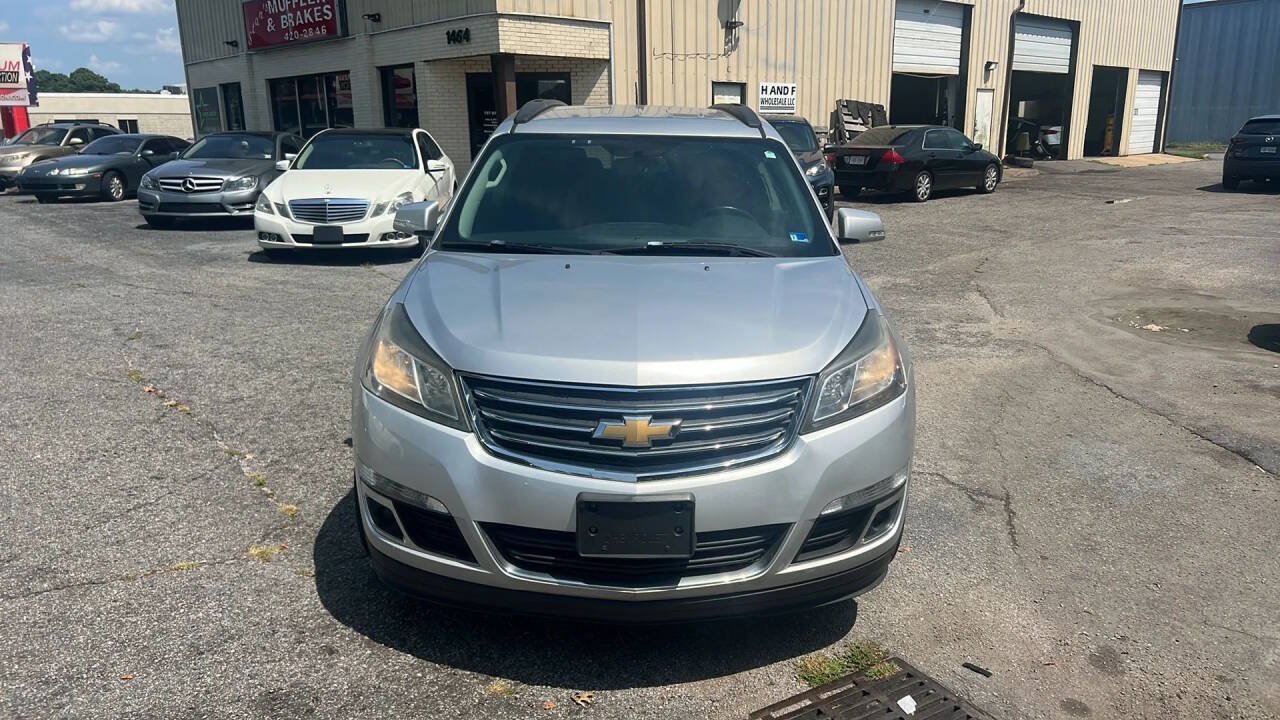 Used 2017 Chevrolet Traverse LT w/ Style and Technology Package AWD/4WD image 2