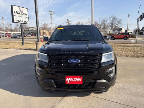 Used 2017 Ford Explorer Sport image 2