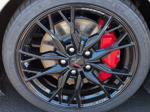 Used 2024 Chevrolet Corvette Stingray Premium Conv w/ Z51 Performance Package image 13