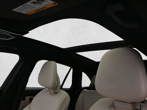 Certified 2026 Mercedes-Benz GLC 300 4MATIC image 18