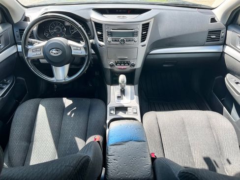 Used 2010 Subaru Outback 2.5i Premium image 13