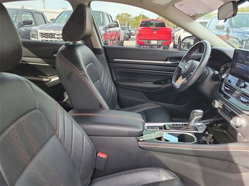 Used 2023 Nissan Altima 2.0 SR image 32