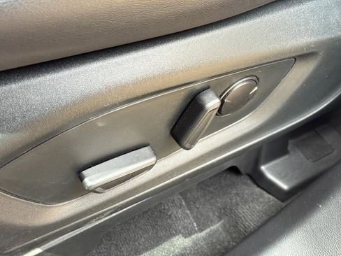 Used 2022 Ford Explorer XLT w/ Equipment Group 202A image 23