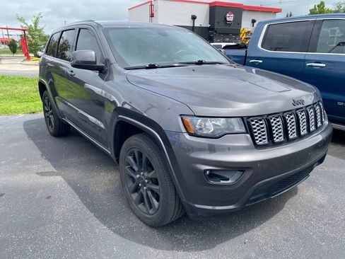 Used 2018 Jeep Grand Cherokee Altitude AWD/4WD image 1