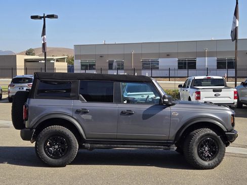 Certified 2023 Ford Bronco Wildtrak image 3