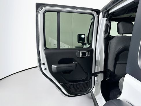 Used 2024 Jeep Wrangler Willys image 25